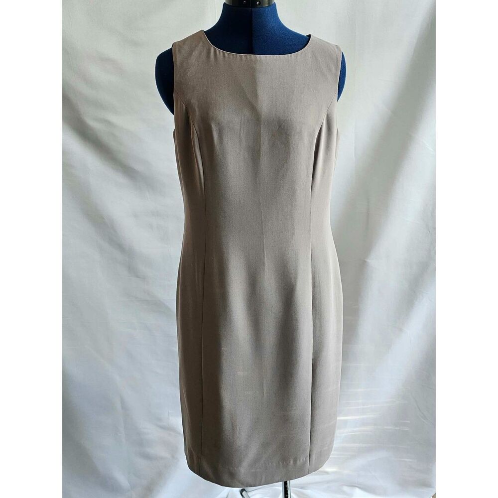 Laura Scott Minimalist Shift Dress | Size 8